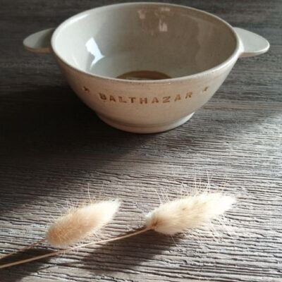 Cadeau de naissance Cadeau unique Bol fait main prénom Inspiration faire-part thème de votre choix Bol à oreilles Fait à St Amand-Les-Eaux Fabrication artisanale au tour de potier Céramique française création sur mesure peint à la main céramiste