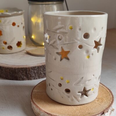 cadeau original artisanat poterie fabrication française céramique saint-amand-les-eaux photophore fait main grès blanc étoiles Valenciennes